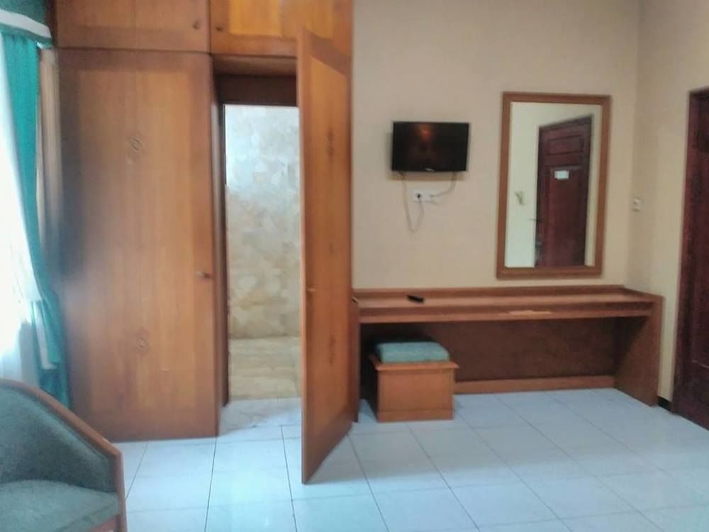 Hotel Istana Permata Juanda Sawotratap Exterior foto