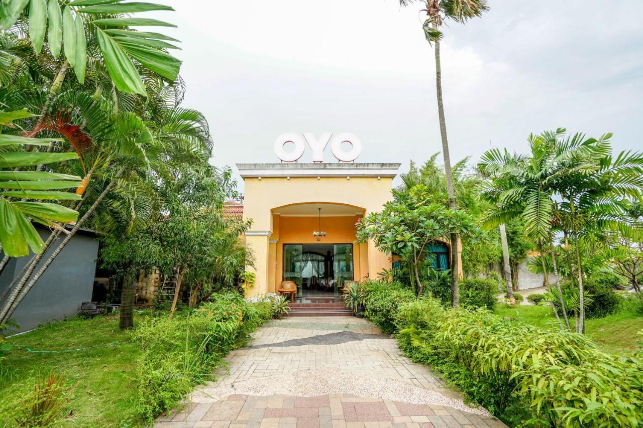 Hotel Istana Permata Juanda Sawotratap Exterior foto